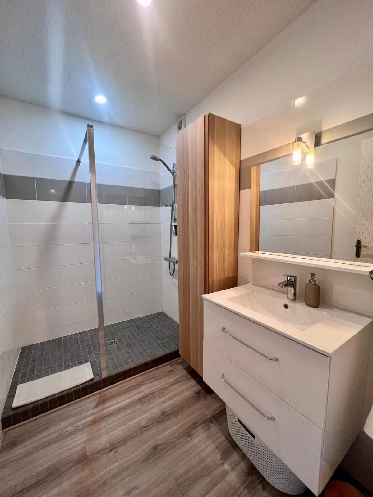 Casa Bert - T2 Avec Parking&Balcon En Centre Ville Брив-ла-Гаярд Екстер'єр фото